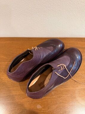 Women's Burgundy Leather Lace-Up Oxfords